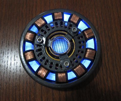 UPDATED: I made another arc reactor and put a very detailed tutorial on youtube. Here are some instructions to help you build Tony Stark's Arc Reactor from the Iron Man movie. I read / watched a lot of other DIY Arc Reactor tutorials and took parts of each in order to build my own in the size and style that I wanted. The goal of this instructable is to be more detailed than other tutorials with a final Arc Reactor that is built around the design that I want, not an Arc Reactor simply built ar... Tony Stark Costume, Marvel Mask, Diy Avengers, Video Iron Man, Iron Man Arc Reactor, Metal Coat Hangers, Iron Man Movie, Man Cosplay, Arc Reactor