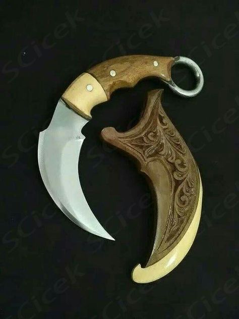 Karambit "The Tiger Clow " For Silat Harimau Minangkabau Martial Arts.West Sumatera. ... daha az Karambit Silat, Ancient Warfare, Karambit Knife, Cool Knives, The Tiger, Swords, Martial Arts, Pocket Knife, Diy And Crafts