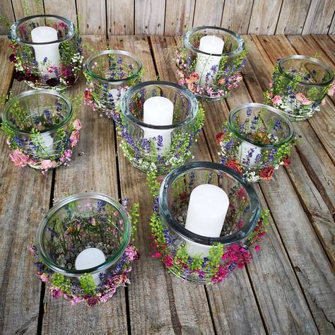 SOMMER WINDLICHTER mit BLUMEN in verschiedenen Größen. Wir gestalten täglich neue Gläser für EUCH😍. Liebe Grüße aus dem Blumenladen in… Floral Party Ideas, Outdoor Dinner, Floral Party, Color Mix, Upcycled Crafts, Party Decor, Image Search, Wedding Inspo, Wedding Party