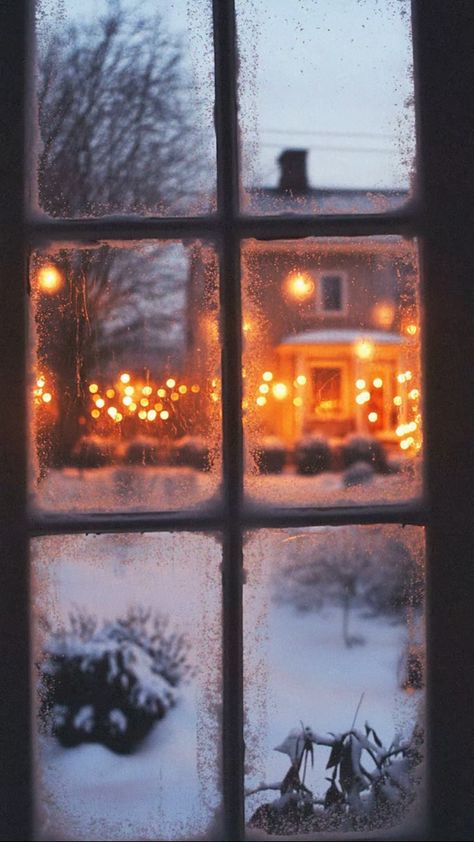 Cottage Aesthetic Interior, Ambience Photography, Christmas Window Painting Ideas, Window Painting Ideas, Snow Cottage, Snowy Window, Christmas Window Painting, Photography Dark, Window Candles