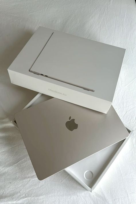 Mac Book M2, Mac Book Vision Board, Mac Book Starlight, Mac Air Aesthetic, Macbook Starlight Aesthetic, Macbook Air M2 Starlight Aesthetic, Starlight Macbook Air Aesthetic, Macbook Air M3 Starlight, Macbook Air Starlight Aesthetic