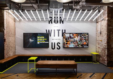 Social Wall Installation— Nike Running Flatiron Store on Behance Nike Office, Brick Wall Ideas, Nike Retail, Gym Design Interior, Gym Interior, Gym Room, Retail Interior, Media Wall, Gym Design