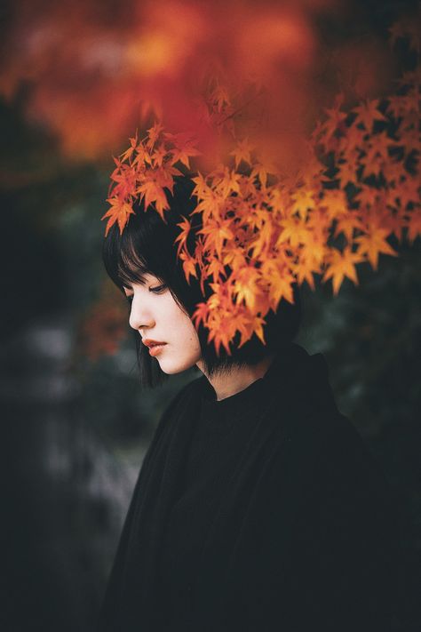 Autumn Photography Portrait, Wedding Photo Collage, Japan Autumn, Side Portrait, Fall Portraits, Japanese Photography, Fairytale Photography, Travel Pictures Poses, Portrait Photography Women