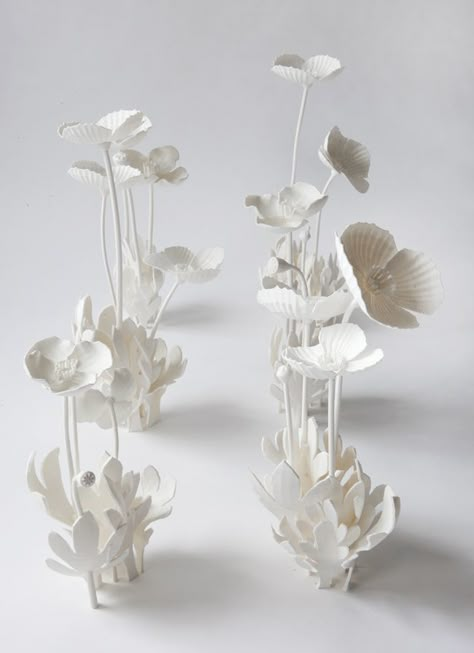 Tania Kitchell’s Art | Art is a Way Paper Flower Sculpture, Sculptural Flowers, Paper Art Installation, Paper Clay Art, Flower Sculpture, Flower Artists, Flower Sculptures, Giant Paper Flowers, S Art