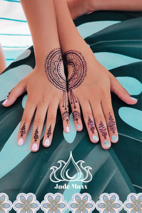 Matching henna hand design for best friends Matching Henna Designs For Best Friends, Best Friend Henna Tattoos, Matching Henna, Henna Hand, Matching Friend, Matching Sisters, Henna Ideas, Hand Design, Henna Designs Hand