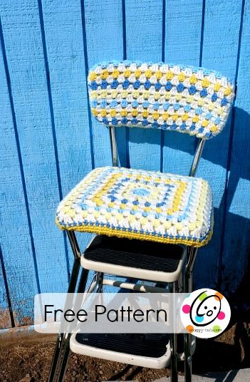 Poolside Chairs, Crochet Chair, Crochet Furniture, Chair Back Covers, Cushion Cover Pattern, Crochet Unique, Birthday Presents For Mom, Chair Cushion Covers, Stool Covers