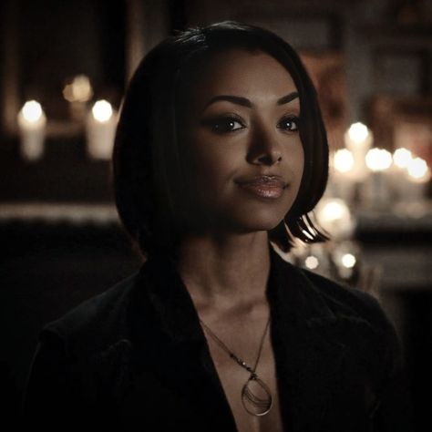 Bonnie Bennett Icons, Bonnie Bennet, Kat Graham, Bonnie Bennett, Hope Mikaelson, Klaus Mikaelson, Stefan Salvatore, Romantic Songs Video, Vampire Diaries The Originals