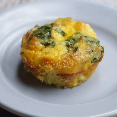 Baked Egg Cups, Egg Cups Recipe, Baked Egg, Spinach Feta, Spiralizer Recipes, Egg Muffins, Easy Eggs, Healthy Food Blogs, Spinach And Feta