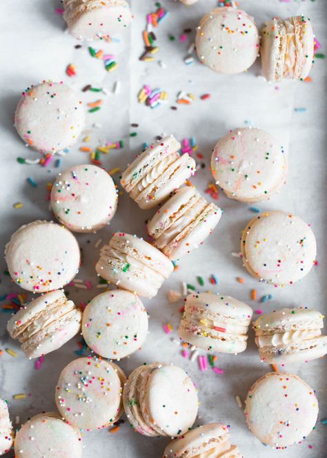 Cookies With Sprinkles, Cake Batter Recipes, Broma Bakery, Batter Recipe, Macaroon Recipes, Sprinkle Cookies, Gourmet Cookies, Macaron Recipe, Cake Batter