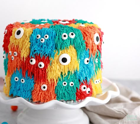 How To Make A Shag Cake, Shag Cake Tutorial, Buttercream Halloween Cakes, Halloween Cake Videos, Halloween Monster Cake, Shag Cake, Monsters Cake, Monster Cake Pops, Halloween Cake Design