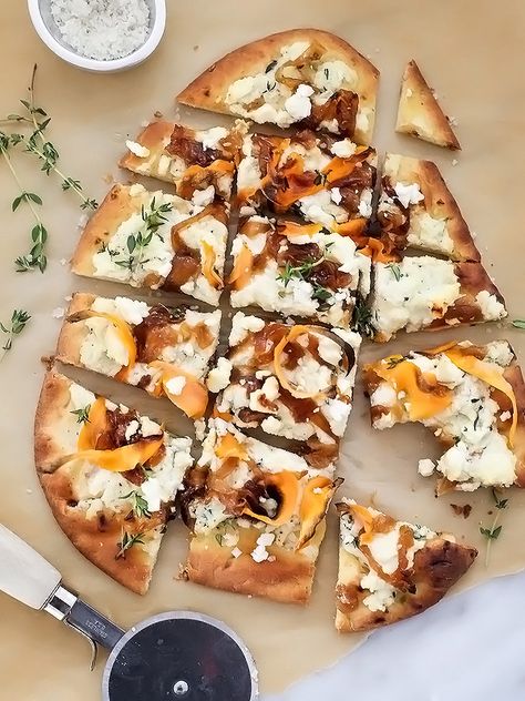 Sweet Potato and Caramelized Onion Pizza | foodiecrush.com Caramelized Onion Pizza, Onion Pizza, Carmelized Onions, Spicy Corn, Ricotta Recipes, Foodie Crush, Flat Bread, Flatbread Pizza, Caramelized Onion