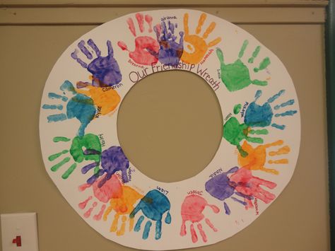 Friendship Wreath Friendship Wreath Preschool Hand Prints, Friendship Banner Preschool, Friendship Banner, Friendship Wreath, September Lessons, Friendship Crafts, Pre K Classroom, Ikan Lele, Friendship Theme