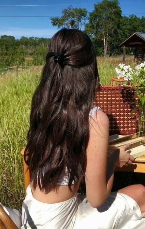 Hair With Color, Brown Wavy Hair, Rambut Brunette, Dark Brunette Hair, Long Brunette Hair, Stile Hijab, Extension Hair, Brown Hair Inspo, Long Healthy Hair