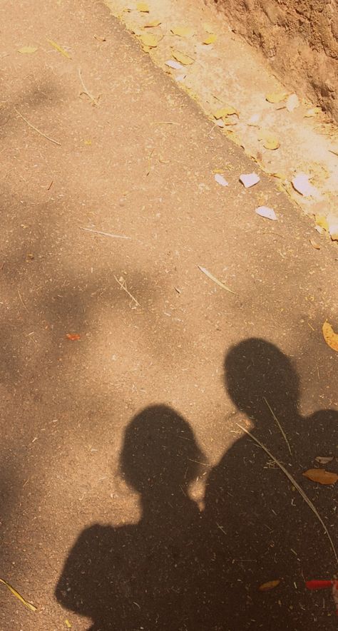 Shadow Couple Photo, Real Photos For Instagram, Fake Insta Story Friends, Fake Pictures Snapchat, Fake Best Friends Photo, Emoji For Instagram, Sky Photography Nature, Self Portrait Poses, Shadow Photos