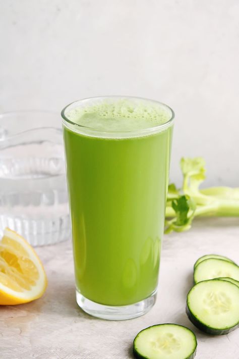 Cucumber Celery Juice, Kale Juice Recipes, Celery Juice Recipe, Kale Juice, Green Juice Recipe, Low Calorie Vegetables, Turmeric Juice, Milk Smoothie, Cucumber Juice