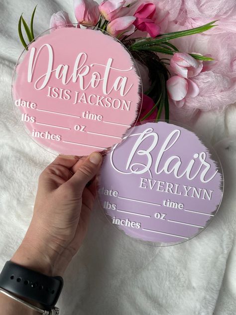 Newborn Hospital Door Sign Girl, Diy Birth Announcement Sign, Acrylic Birth Announcement, Cricut Blanks, Diy Birth Announcement, Baby Birth Announcement Sign, Hospital Door Signs, Free Cricut Images, Baby Announcement Sign