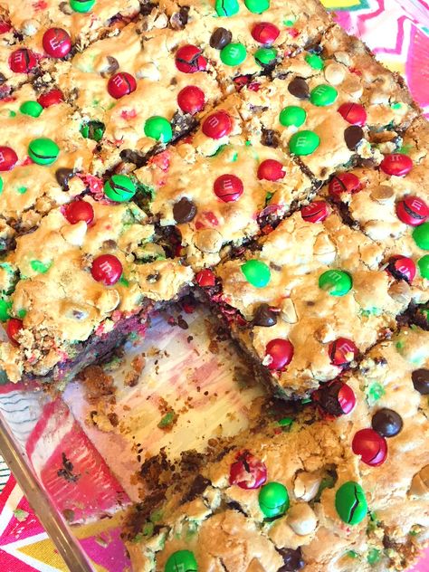 M M Cookie Bars, Chip Recipes, Christmas Cookie Bars, Christmas Delights, M M Cookies, Vanilla Recipes, Cake Mix Cookie Recipes, Square Recipes, Christmas Food Gifts