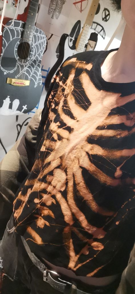 Rib Bleach Shirt, T Shirt Bleaching Ideas Grunge, Bleached Black Shirt, Bleached Skeleton Shirt, Skeleton Shirt Bleach, Skeleton Bleach Shirt, Fall Grunge Bleached Tops, Bleached Clothing, Ribcage Bleach Shirt