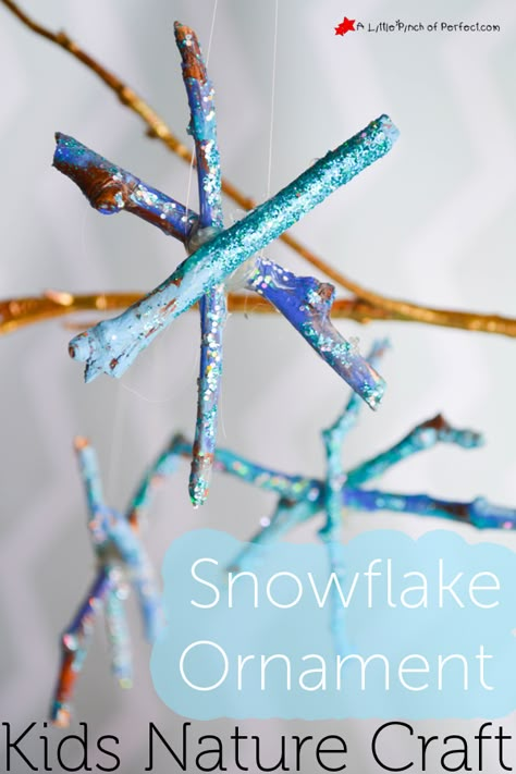 Crafts With Sticks, Snöflingor I Papper, Nature Crafts Kids, Painting Ideas For Kids, Snowflake Craft, Winter Preschool, Winter Crafts For Kids, Preschool Christmas, Winter Snowflakes