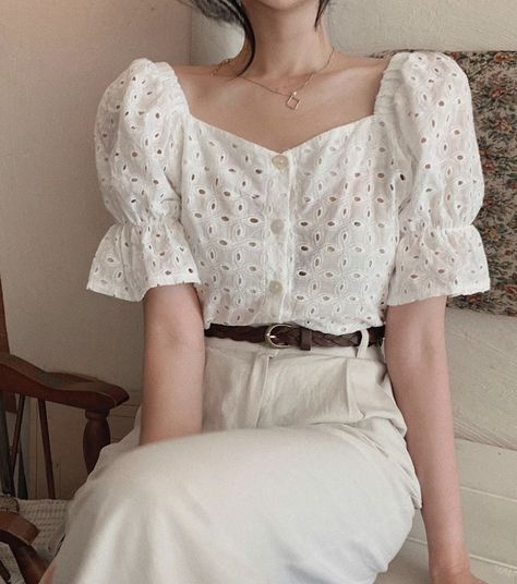 Summer Tops 2024, All White Clothes, Detergent Powder, Tokyo Street Fashion, Blouse Casual Fashion, Polo Blouse, White Clothes, Fashion Top Outfits, Modest Dresses Casual