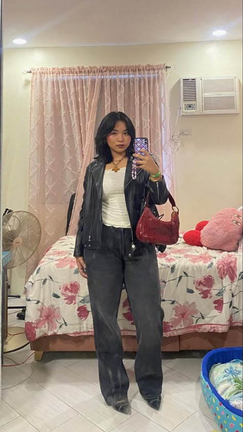 midsize outfit inspo, thrift, vintage <33 Nyc Outfits Midsize, Cool Midsize Outfits, Fall Inspo Outfits Mid Size, Date Outfit Ideas Casual Plus Size, Fall Fits Midsize, Mid Girl Outfits, Downtown Outfits Midsize, Outfit Midsize Girl, Apple Body Shape Outfits Grunge