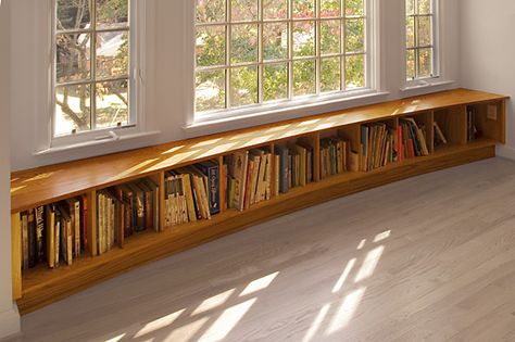 window bookshelf/seat for all of Tucker's toys to have a spot in the living room!! Home Library Diy, Bookshelf Bench, Bookshelf Window, Sunshine Room, Diy Window Seat, Healthy Brownie, Interior Design Blogs, Diy Bookshelf, Low Bookcase