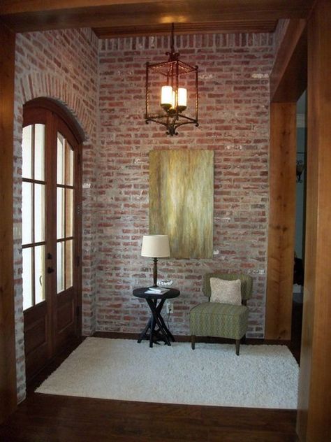 16 Fascinating Ideas To Style Your Entryway With Brick Walls Acadian Style Homes, Acadian Homes, Acadian House Plans, Interior Brick, Trendy House, Brick Interior, Porch House Plans, Sala Grande, Foyer Decorating