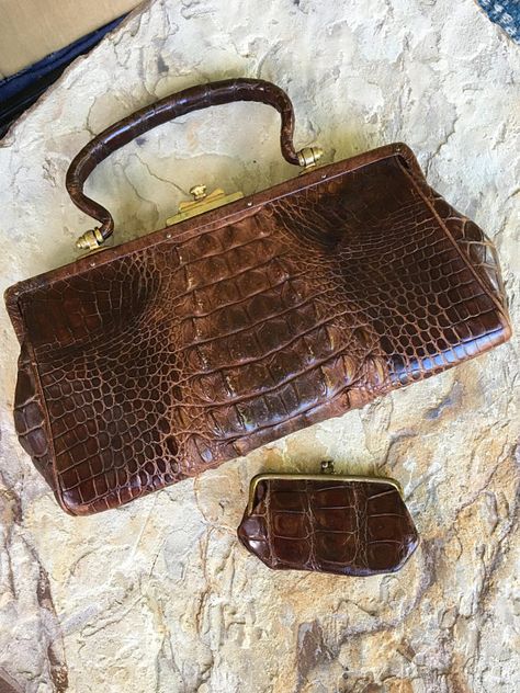 Art Deco Bag, Alligator Purse, Crocodile Purse, Alligator Handbags, Structured Top, 1930s Art Deco, Beaded Purses, Hand Bags, Sell Items