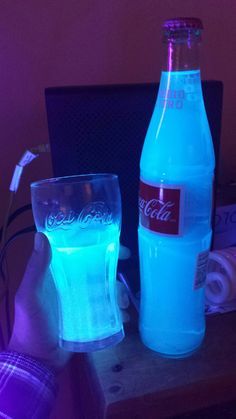 Nuka Cola Quantum: 1/3 bottle mt dew voltage, 5 shots pinnacle whipped/traditional vodka, 1 shot blue curacao liquer, tonic water Nuka Cola Recipe, Nuka Cola Quantum, Mt Dew, Nuka Cola, Gamer Stuff, Geek Food, Alcoholic Beverage, Blue Curacao, Tonic Water