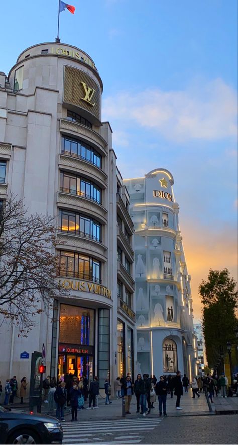 Paris Aesthetic Shopping, Lv Background, Lv Aesthetic, Paris Fashion Aesthetic, Sunset People, Aesthetic Dior, Boutique Aesthetic, Paris Sunset, Photo Paris