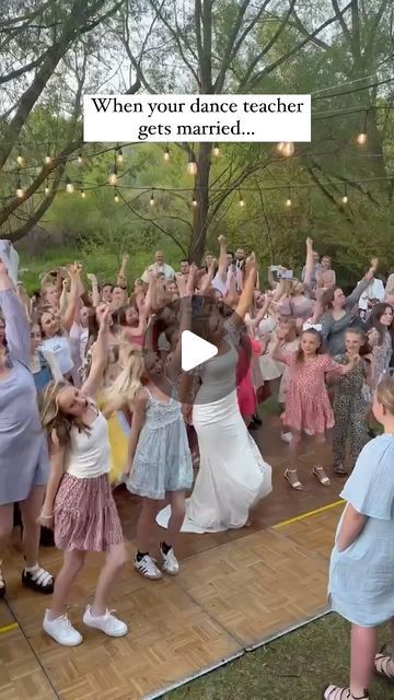 MOVE STUDIO on Instagram: "When you’re a dance teacher, you’ve got a wedding flash mob on standby. Congrats @jaylee_bishop_ !!!  #movedanceutah #utahdance" Dancing In Wedding, Wedding Flash Mob, Flash Mob Dance, Funny Wedding Videos, Teacher Wedding, Wedding Dance Video, Random Video, Wedding Sneakers, Funny Songs