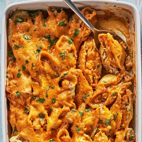 Creamy Cajun Stuffed Shells Pasta Stuffed Shells, Cajun Stuffed Shells, Cajun Cream Sauce, Baked Catfish, Cajun Seasoning Mix, Weeknight Pasta, Homemade Cajun Seasoning, Favorite Pasta Recipes, Cajun Dishes