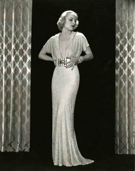 1930s Gown, Fashion Decades, Carole Lombard, Hollywood Icons, Actrices Hollywood, 1930s Fashion, Hollywood Glam, Golden Age Of Hollywood, Vintage Glamour