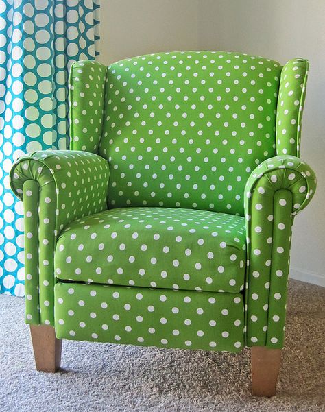 polkadot chair Polka Dot Chair, Love Chair, Chair Makeover, Green Chair, Beautiful Chair, Take A Seat, Sofas And Chairs, Wingback Chair, Chair Covers