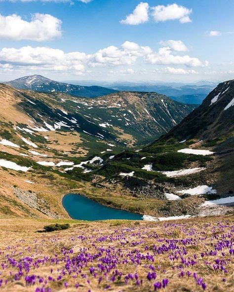 Berbeneskul lake in the Carpathian mountains photo credit: Anastasiya Kikireshko From: Next Stop Ukraine (FB) Carpathian Mountains Ukraine, Ukraine Cities, Mountains Aesthetic, Earth Illustration, Carpathian Mountains, Mountain Photos, Scenery Wallpaper, Landscape Photos, Travel Bucket List