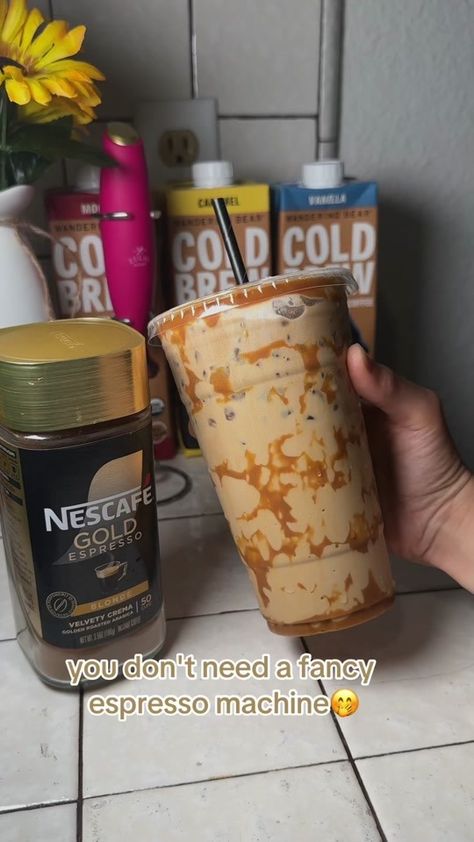 Nescafe Iced Coffee Recipe, Easy Coffee Drinks Recipes, Cold Coffee Drinks Recipes, Diy Coffee Drinks, Homemade Coffee Drinks, Nescafe Gold, Starbucks Holiday Drinks, Nespresso Recipes, Espresso Recipes