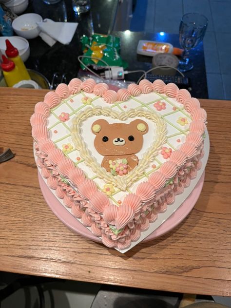 #rilakkuma
#birthdaycake
#aesthetic
#instagram Rilakkuma Birthday Cake, Rilakkuma Birthday Party, Decoden Cake, Rilakkuma Birthday, Rilakkuma Cake, Heart Birthday Cake, Hello Kitty Birthday Cake, Baking Decor, Japanese Countryside