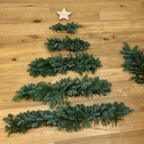 How to make an easy DIY space-saving Christmas tree Christmas Tree No Space, Flat Christmas Tree Ideas, Wall Mounted Christmas Tree Diy, Diy Flat Christmas Tree, Space Saving Christmas Tree Ideas, How To Make A Wall Christmas Tree, Flat Christmas Tree Wall, Wall Christmas Tree Diy, Diy Wall Tree