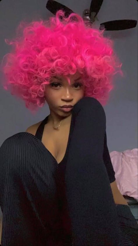 Pink Fluffy Hair, Curly Pink Hair, Dyed Curly Hair, Pink Hair Dye, Hot Pink Hair, Girl With Pink Hair, Diy Hair Color, Hairstyle Idea, Catty Noir