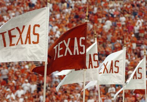 The vibrant spirit of the UT community is very engaging, and assures me that it is the perfect environment to pursue my passion. Long Horns, Ut Longhorns, Texas Longhorns Football, College Vision Board, Miss Texas, Longhorns Football, Western Prints, Hook Em Horns, Texas Football