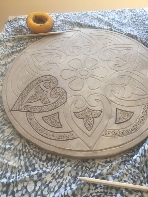 Ceramic Hot Plate, Ceramic Mandala, Plate Clay, Pottery Slip, Beginner Pottery, Ceramic Texture, Plate Ceramic, Pottery Plate, Slab Pottery