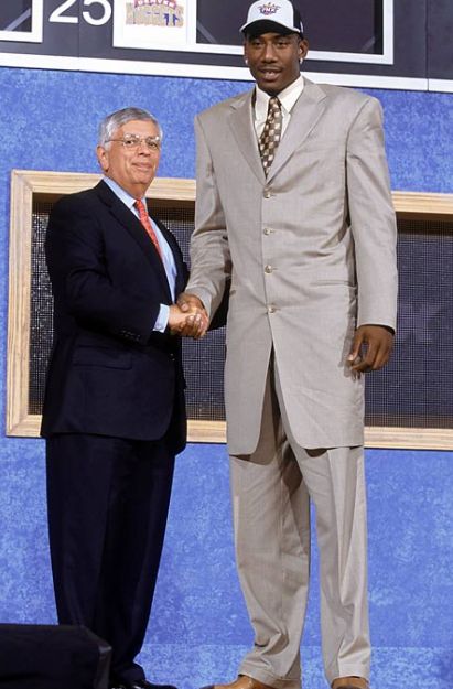 The Worst Suits In NBA Draft Day History | by Kyle Scanlan | Slackjaw | Medium Nba Draft Outfits, Nba Draft Suits, Robert Horry, Draft Day, Nba Outfit, Suit Outfit, Nba Draft, Velvet Suit, Sports Figures