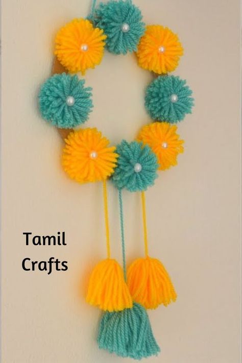 Yarn Craft Ideas, Wool Crafts Diy, Woolen Flower, Hanging Crafts, Woolen Craft, Book Art Projects, Painting On Clothes, Fabric Painting On Clothes, Pom Crafts