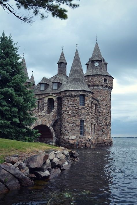 Unique Boldt Castle charisma design Boldt Castle, Saint Lawrence, Old Castle, Chateau Medieval, Castle Mansion, Thousand Islands, Castle Ruins, 다크 판타지, Beautiful Castles