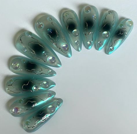 Sea Witch Nails, Deep Sea Nails, Siren Nails Aesthetic, Water Droplet Nails, Avatar Nails, Water Drop Nails, Cosmic Nails, Sea Nails, Water Nails