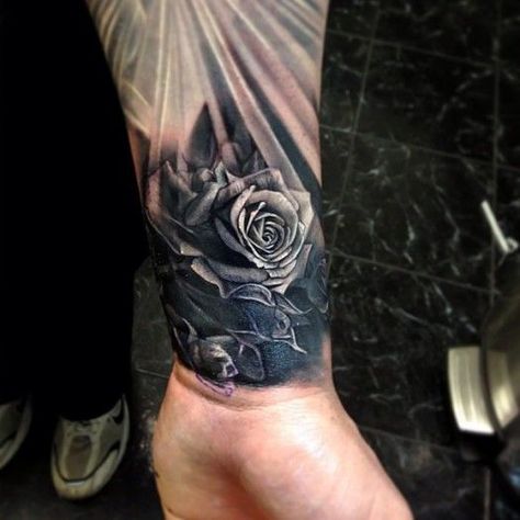 Motiv Idee: Rose, wenn möglich in 3D, steht für Samantha als Teil des Namens, Lieblingsblume Half Sleeve Rose Tattoo, Men Flower Tattoo, Quarter Sleeve Tattoos, Rose Tattoos For Men, Petit Tattoo, Black Rose Tattoos, Wrist Tattoos For Guys, Geniale Tattoos, Full Sleeve Tattoos