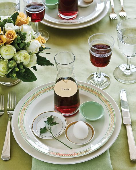 Carafe Place Settings Martha Stewart Entertaining, Passover Table Setting, Passover Seder Table, Passover Dinner, Seder Meal, Martha Stewart Holiday, Passover Table, Passover Seder Plate, Seder Table