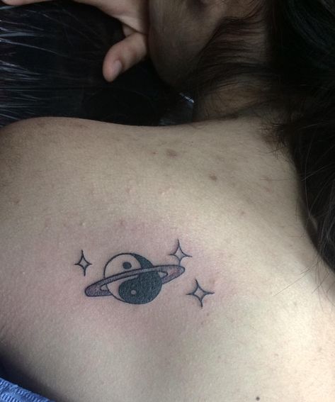 Ying Yang Inspired Tattoo, Floral Ying Yang Tattoo, Yin And Yang Tattoo Ideas, Thomas Tattoo, Tattoos 2023, Yin Yang Tattoo, Chinese Symbol Tattoos, Ying Yang Tattoo, Traditional Tattoo Inspiration