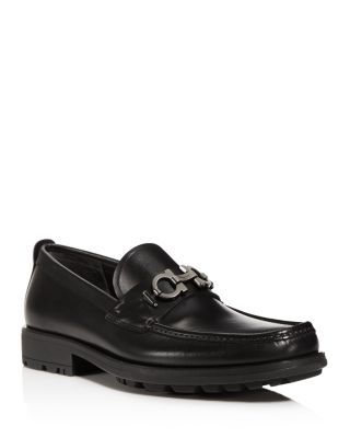 SALVATORE FERRAGAMO David Leather Loafers. #salvatoreferragamo #shoes # Ferragamo Shoes Mens, Red Wing Shoes Men's, Loafers Men Outfit, Embroidered Loafers, Gents Shoes, Salvatore Ferragamo Men, Bit Loafers, Ferragamo Men, Red Wing Shoes