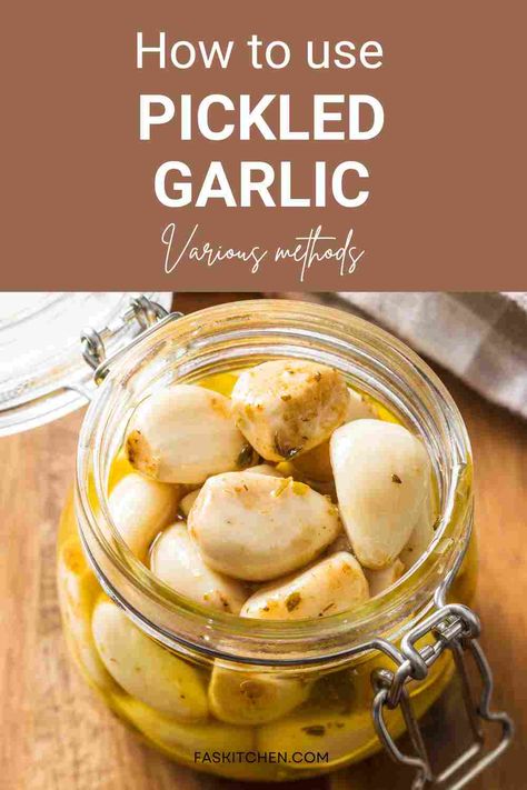 Pickled garlic is like a magical little jar of flavor that can totally transform your meals. Imagine garlic, which is already pretty strong and tasty, but Pickled Garlic Cloves, Mediterranean Appetizers, Spice Combinations, Pickled Garlic, Raw Garlic, Homemade Pickles, Herbs De Provence, Garlic Recipes, Home Canning